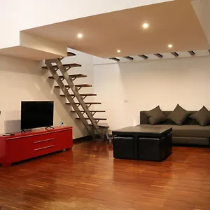 Cozy & Large Loft Famagosta Appartamento